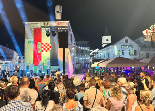 Fotografija 2 - Ribarska fešta u Pirovcu