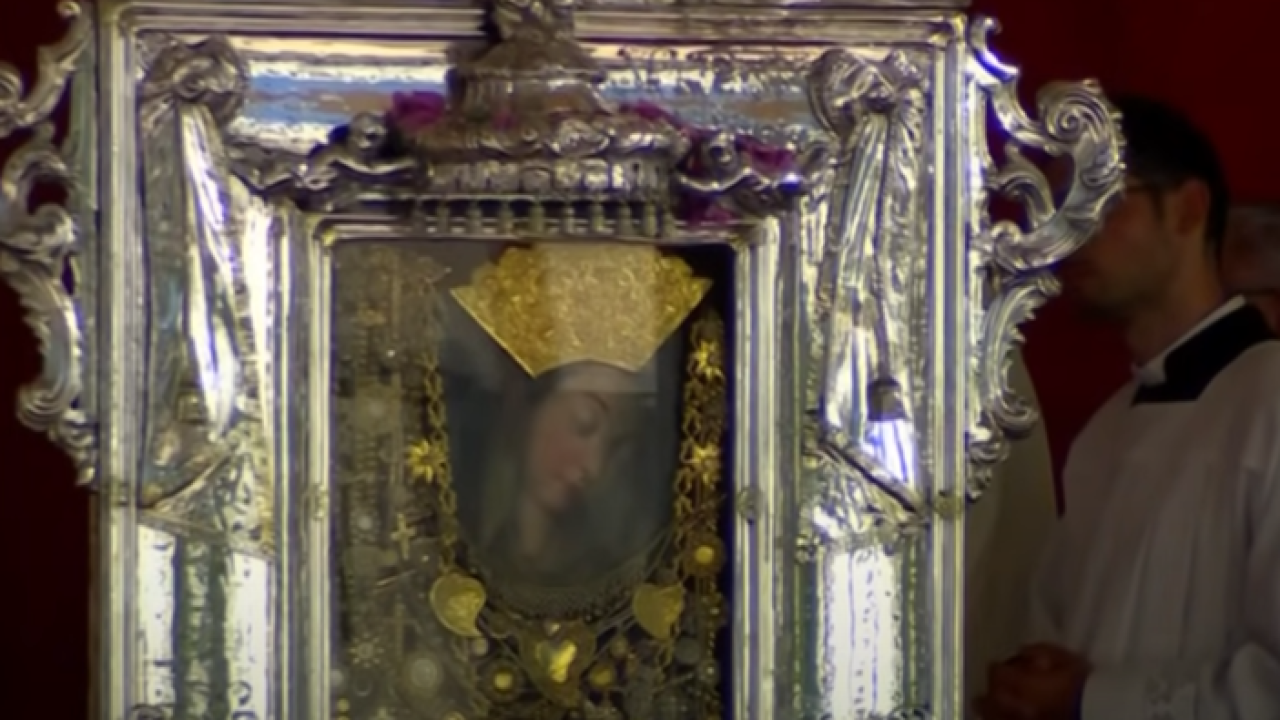 Na procesiji za Gospu u Sinju oko 50 tisuća vjernika, tijekom dana očekuje se 100.000