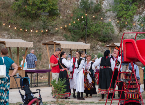 Autentični okusi, stari običaji i vrhunski koncerti Kriesa i Dunija: Evo što vas sve čeka na KRKAfestu