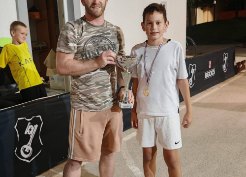 Fotografija 2 - FOTO Konobi Kalebić pripao kultni jezeranski malonogometni turnir 'Martinela'