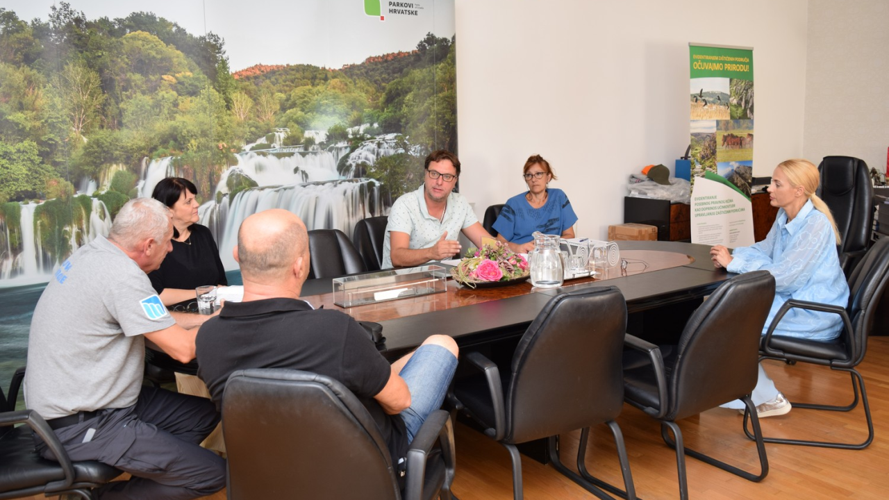 Dogovoreno jačanje suradnje Nacionalnog parka Krka i pčelara Šibensko-kninske županije