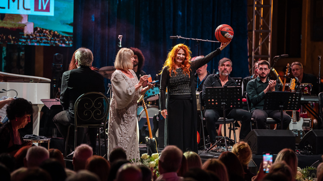 Praznih ruku s Dalmatinske šansone nije otišla ni umjetnička direktorica festivala, za to se pobrinula Biserka Petrović