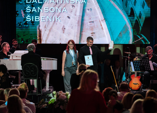 Fotografija 31 - FOTO Đani Stipaničev i klapa Preženca trijumfirali na 28. Dalmatinskoj šansoni