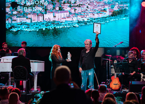 Fotografija 37 - FOTO Đani Stipaničev i klapa Preženca trijumfirali na 28. Dalmatinskoj šansoni