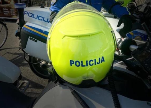 Vozač romobila (67) teško ozlijeđen u prometnoj nesreći u Tribunju