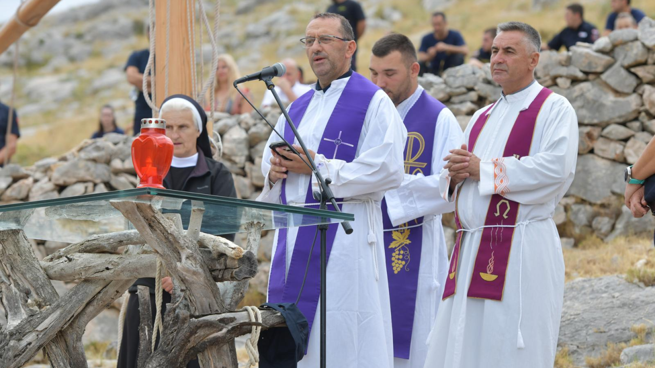 Obilježena 18. obljetnica Kornatske tragedije: Odana počast dvanaestorici poginulih vatrogasaca