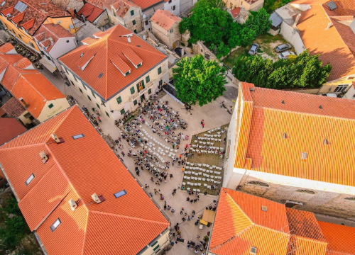 Klapa Cambi otvara završni tjedan Ljeta u Skradinu nezaboravnim koncertom