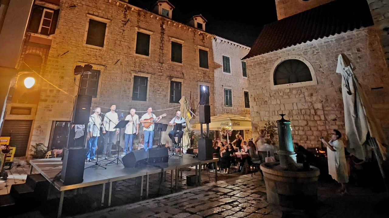 Otkazan večerašnji koncert klape Bunari na Maloj Loži