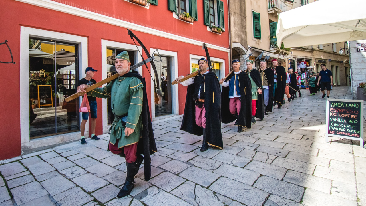 Povijesne postrojbe, sajam, pomorska bitka... Srednjovjekovni sajam u Šibeniku ponovno oživljava duh povijesti