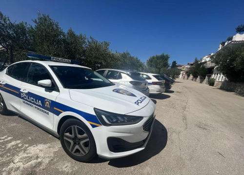 Policija istražuje smrt 22-godišnjeg stranca u Tisnom
