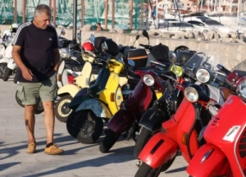 Fotografija 6 - Osnovan vodički Vespa klub: 80 vespaša u defileu kroz Vodice, Srimu i Tribunj