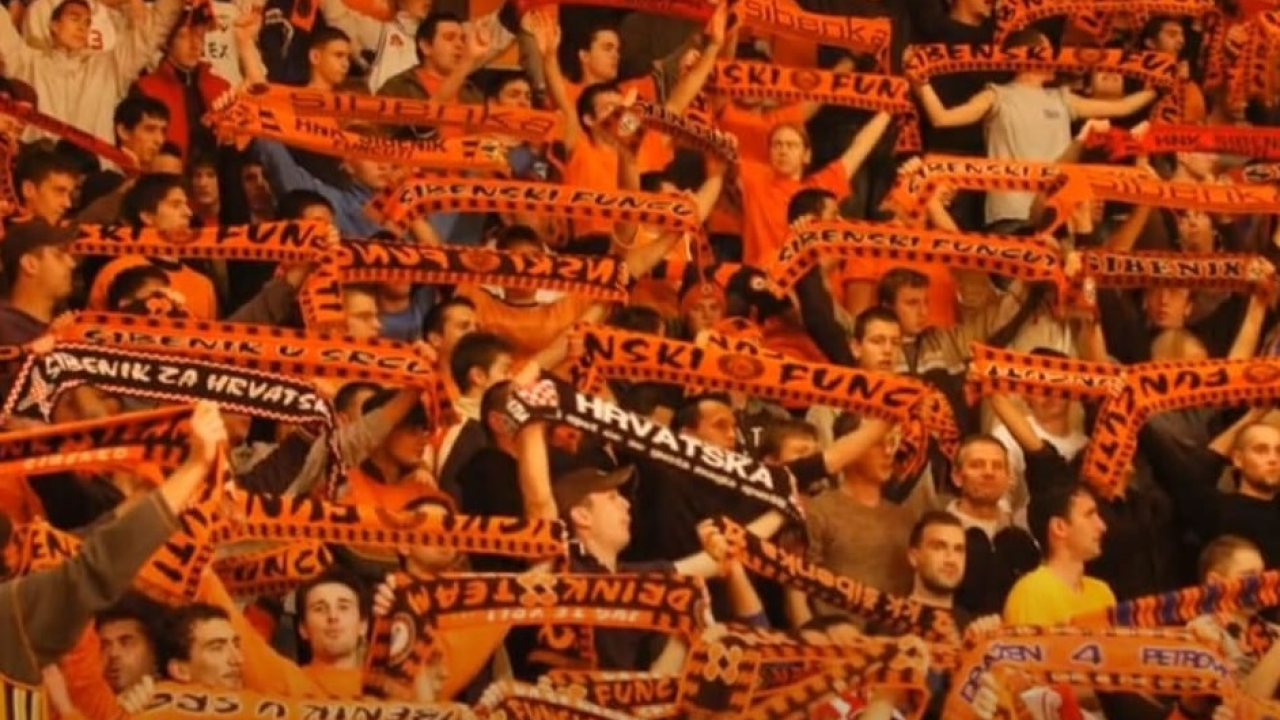 Traži se koji nedostaje: Pogledajte 32 šala kojima su Funcuti mahali na tribini