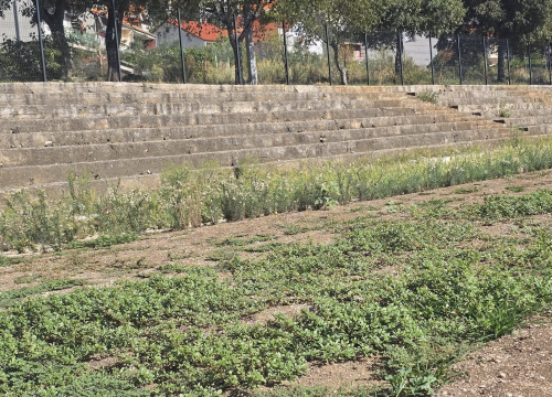 Fotografija 1 - FOTO Igralište Metalca opet obraslo u korov, dok mladi nogometaši čekaju svoj dom