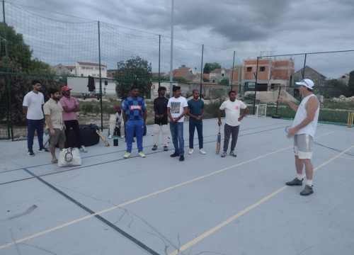 Fotografija 1 - FOTO Bili smo na prvom treningu Kriket kluba Šibenik na Krapnju, gro ekipe dolazi iz zemalja u kojoj je to sport broj 1