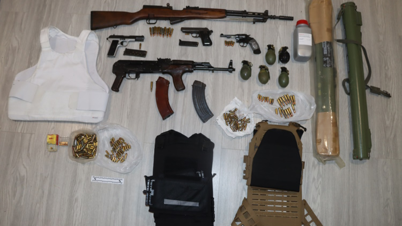 Mladić širio strah u Zagrebu: Pucao u stanove i kuće, uperio pištolj i u policiju