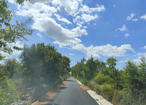 Fotografija 4 - Razvoj i lakše kretanje stanovnika: Asfaltirane ceste u Mratovu