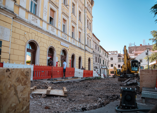 Fotografija 9 - Počeli radovi kod bivšeg kina Tesla: Ulica Vladimira Nazora uskoro dobiva novo ruho