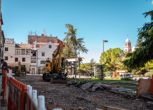 Fotografija 12 - Počeli radovi kod bivšeg kina Tesla: Ulica Vladimira Nazora uskoro dobiva novo ruho