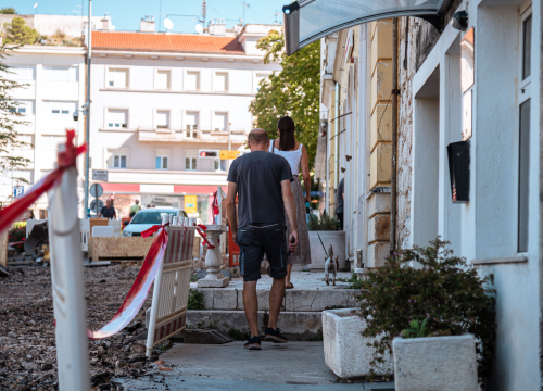 Fotografija 3 - Počeli radovi kod bivšeg kina Tesla: Ulica Vladimira Nazora uskoro dobiva novo ruho