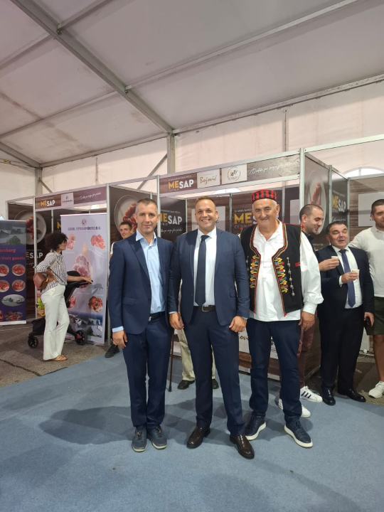 Grad Drniš u Cetinju sudjeluje na 4. Međunarodnom sajmu pršuta