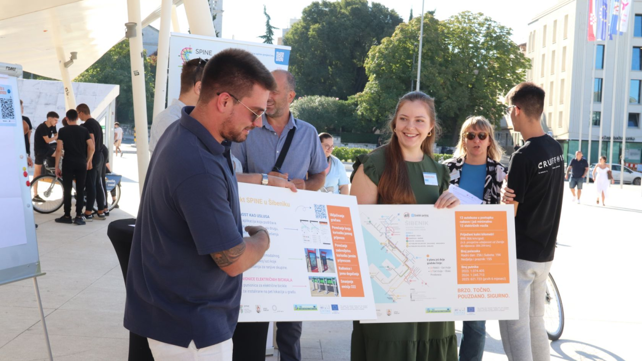Pametna rješenja za šibenski promet: Na Poljani predstavljena nova tehnološka rješenja za održiv javni prijevoz