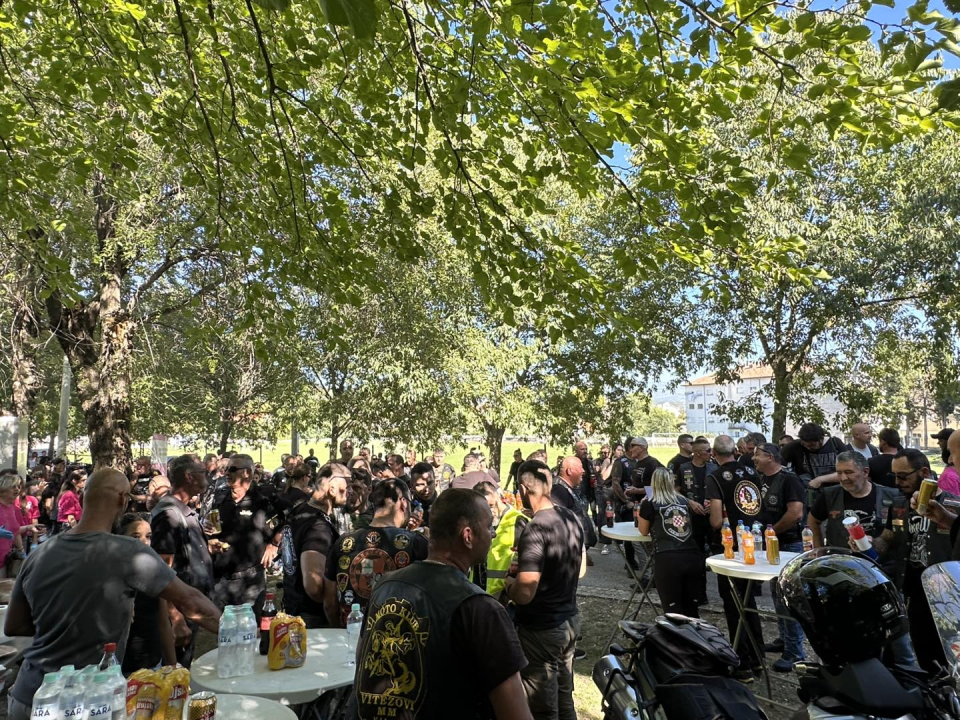 FOTO Tristotinjak bajkera iz cijele Hrvatske sudjelovalo u humanitarnom moto defileu povodom obilježavanja Rujanskog rata