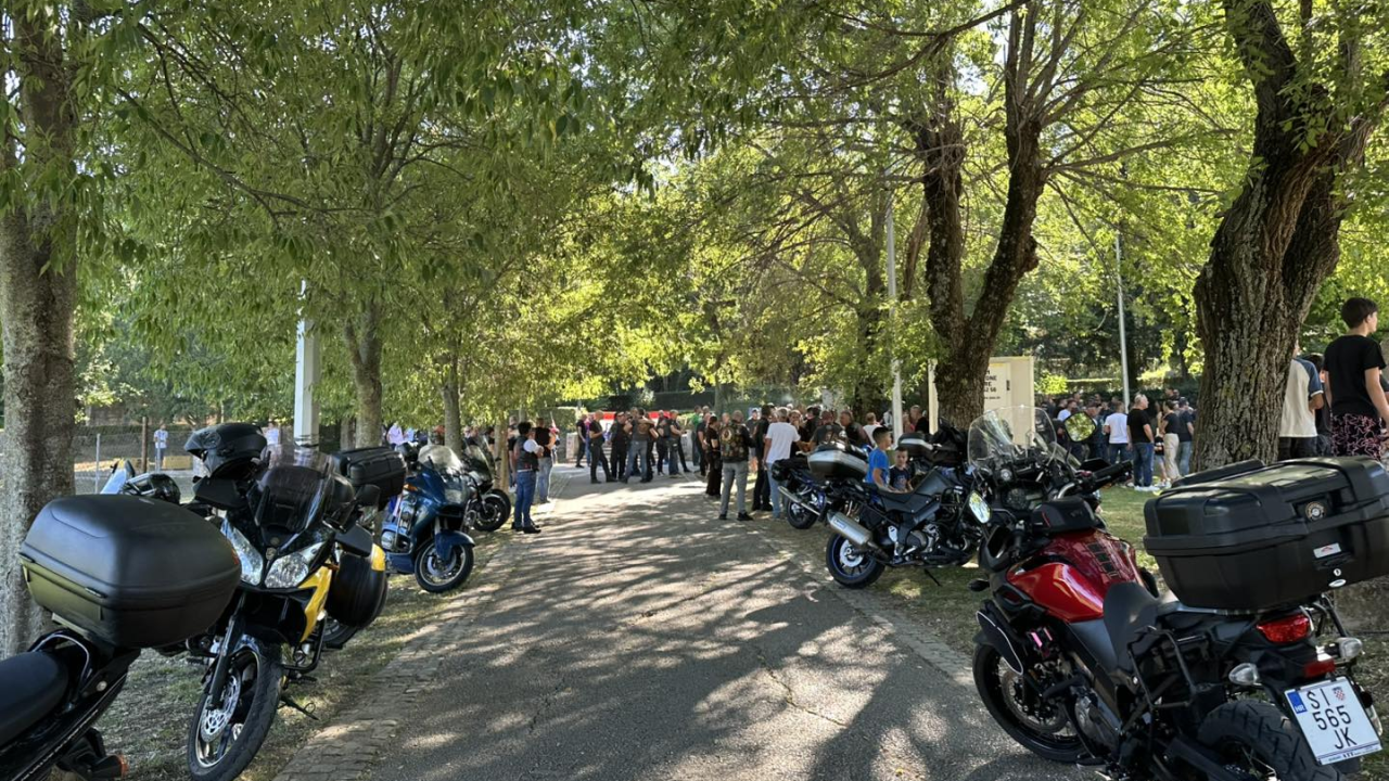 Tristotinjak bajkera iz cijele Hrvatske sudjelovalo u humanitarnom moto defileu povodom obilježavanja Rujanskog rata