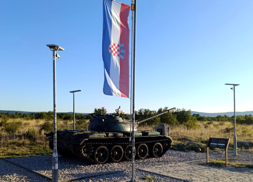 Fotografija 4 - FOTO Odana počast poginulim braniteljima iz Unešića, Mirlović Zagore i Pakova Sela