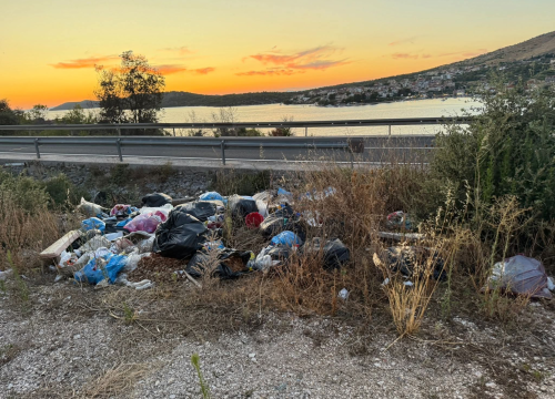 Šibenčani očistili divlje smetlište u Grebaštici: 'Nismo mogli više čekati'