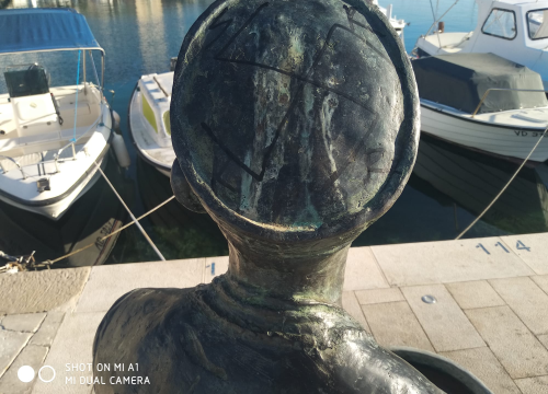 Fotografija 8 - Sramotan čin vandalizma na spomeniku vodičkoj tradiciji