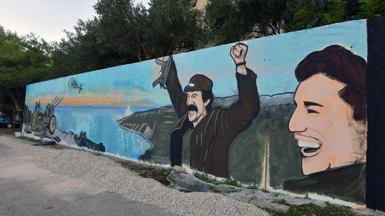 Funcuti obnovili mural na Vidicima u čast Filipa Gaćine i legendarnog uzvika 'Obadva, obadva, oba su pala!'