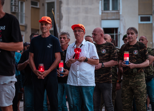Fotografija 13 - Polaganjem vijenaca, komemoracijom, mimohodom i bakljadom obilježen 34. spomendan Rujanskog rata