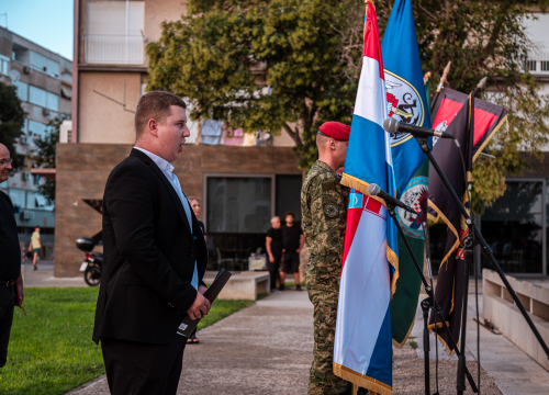Fotografija 32 - Polaganjem vijenaca, komemoracijom, mimohodom i bakljadom obilježen 34. spomendan Rujanskog rata
