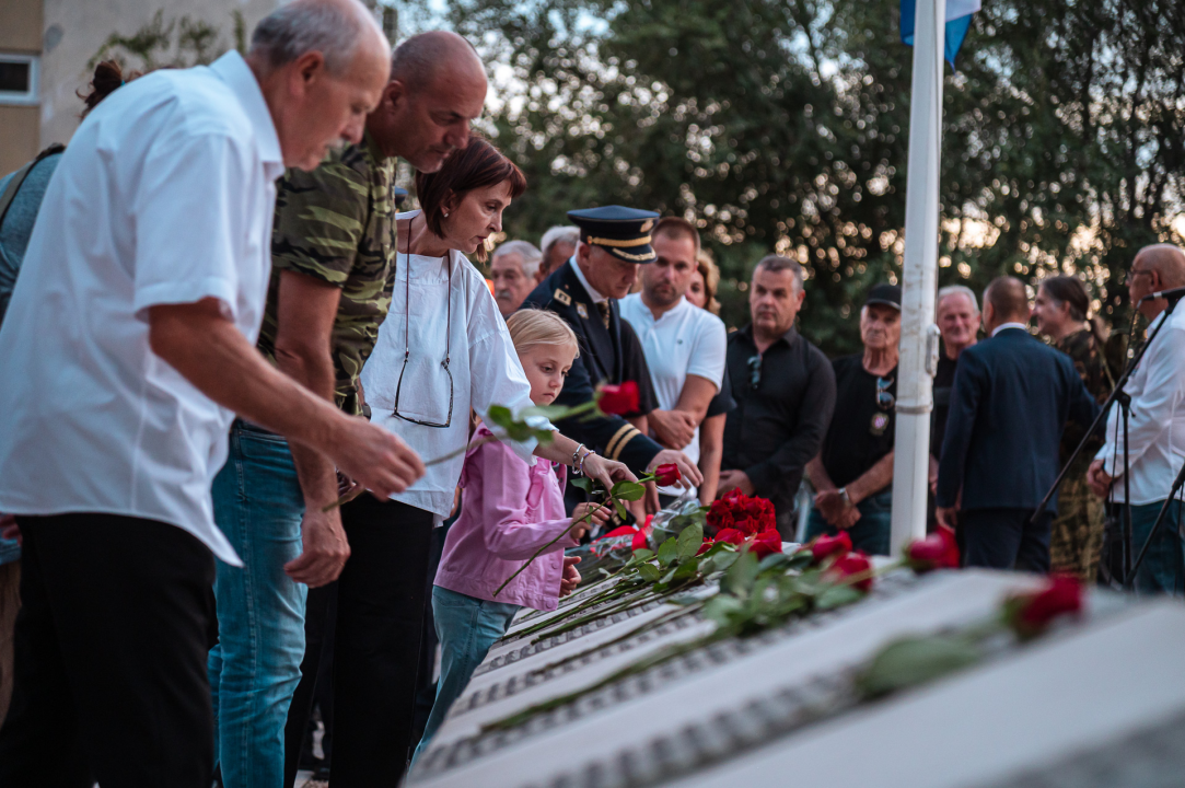 Polaganjem vijenaca, komemoracijom, mimohodom i bakljadom obilježen 34. spomendan Rujanskog rata