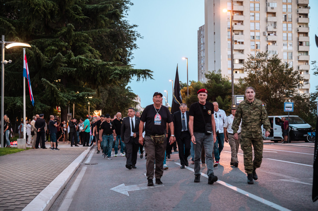 Polaganjem vijenaca, komemoracijom, mimohodom i bakljadom obilježen 34. spomendan Rujanskog rata