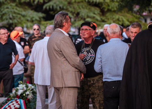 Fotografija 29 - Polaganjem vijenaca, komemoracijom, mimohodom i bakljadom obilježen 34. spomendan Rujanskog rata