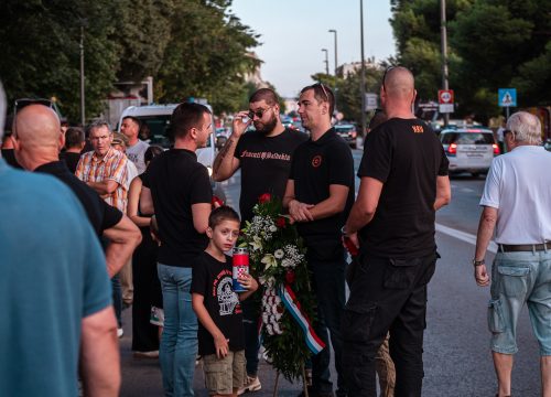 Fotografija 24 - Polaganjem vijenaca, komemoracijom, mimohodom i bakljadom obilježen 34. spomendan Rujanskog rata