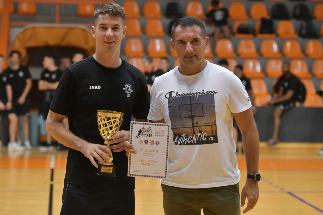FOTO Malonogometaši Crnice osvojili 'Kup grada Šibenika' uvjerljivom pobjedom nad Torcidom