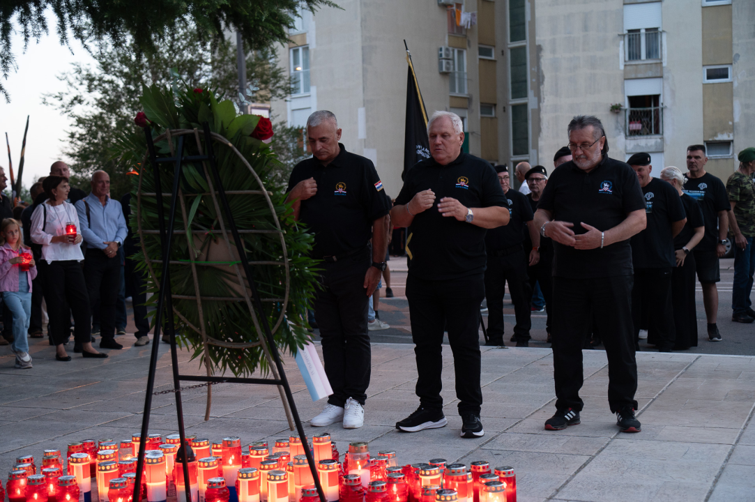 Polaganjem vijenaca, komemoracijom, mimohodom i bakljadom obilježen 34. spomendan Rujanskog rata