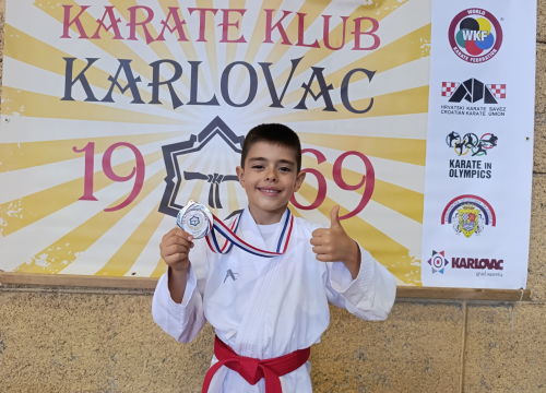 Fotografija 3 - FOTO Karate klubu Šibenik 1066 devet medalja na 'Karlovac Openu'