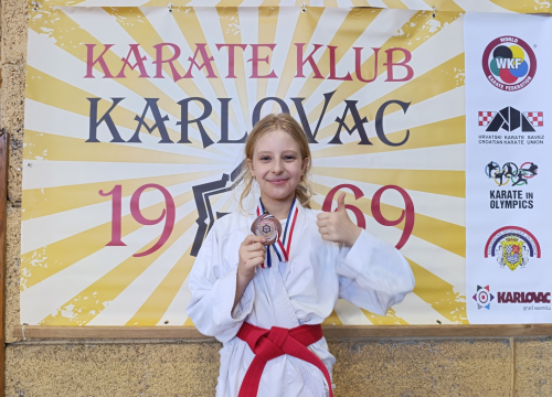Fotografija 5 - FOTO Karate klubu Šibenik 1066 devet medalja na 'Karlovac Openu'