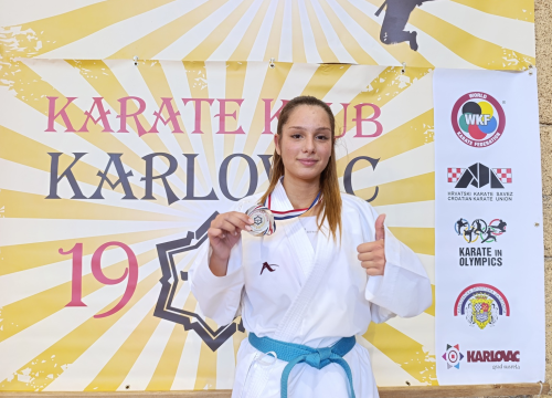 Fotografija 9 - FOTO Karate klubu Šibenik 1066 devet medalja na 'Karlovac Openu'