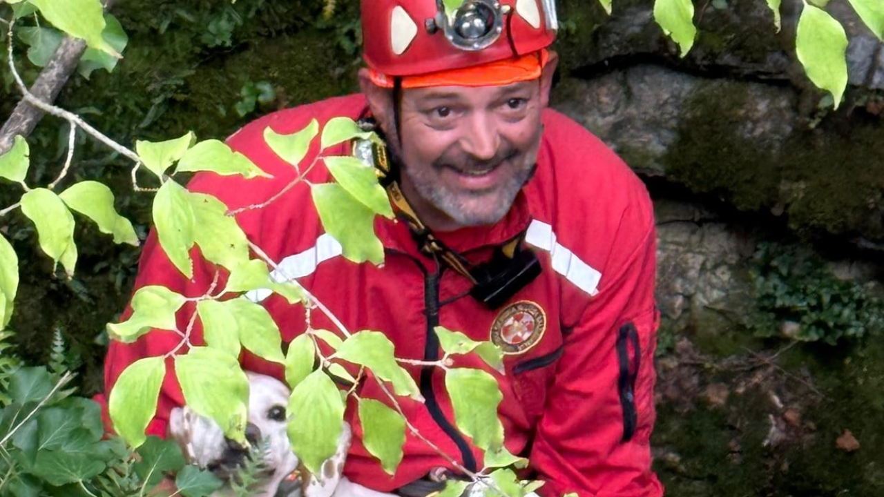 Šibenski HGSS-ovci u Unešiću spasili psa iz jame duboke 15 metara