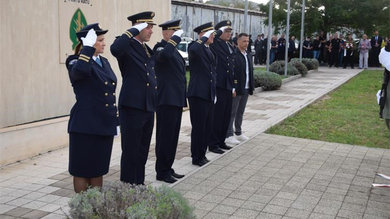Polaganjem vijenaca i misom zadušnicom u Šibeniku će se obilježiti Dan policije