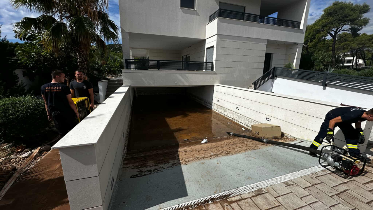 Vatrogasci bez predaha ispumpavaju podrume, kuće, prometnice