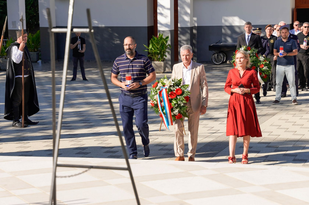 Povodom Dana Grada i blagdana sv. Mihovila na Kvanju položeni vijenci