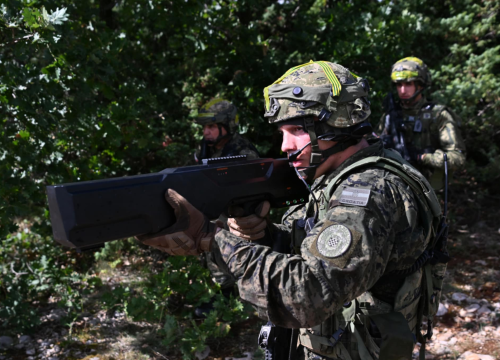 Fotografija 6 - Spektakularna vojna vježba kraj Knina: Pauci i Gromovi odmjerili snage