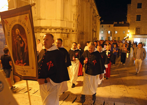 Fotografija 5 - Mladi Šibenčani u procesiji za blagdan svetog Mihovila