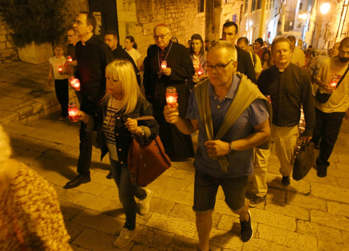 Fotografija 3 - Mladi Šibenčani u procesiji za blagdan svetog Mihovila