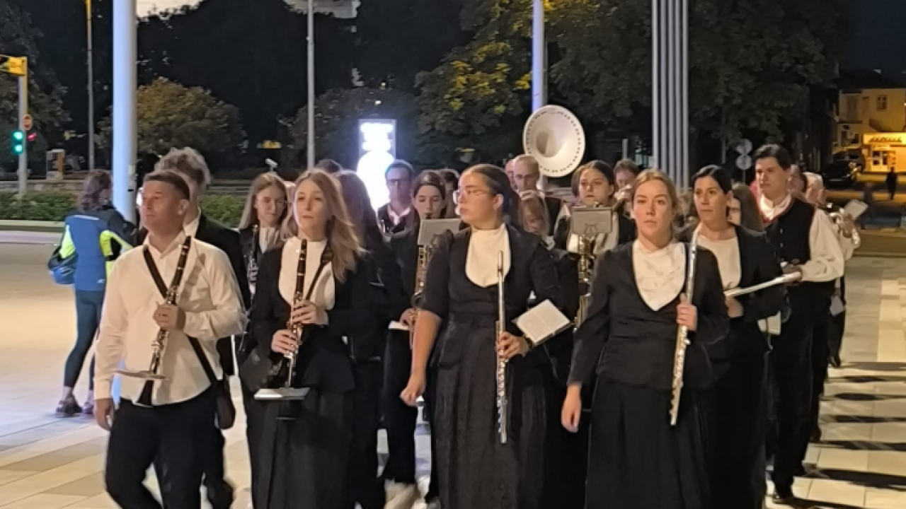 Šibenski glazbari prodefilirali ulicama u povodu Dana grada